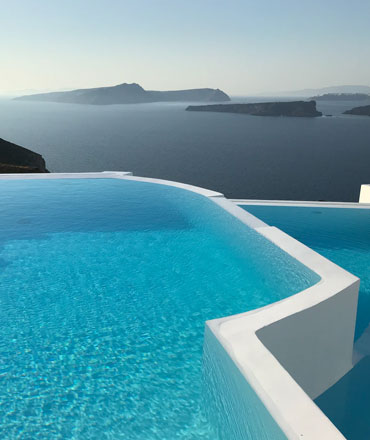 Infinity-edge pool overlooking the beach